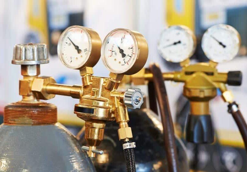 welding equipment acetylene gas cylinder tank with gauge regulators manometers